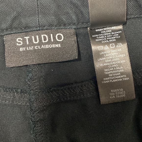 Liz Claiborne Black Capri Pant - Picture 7 of 11